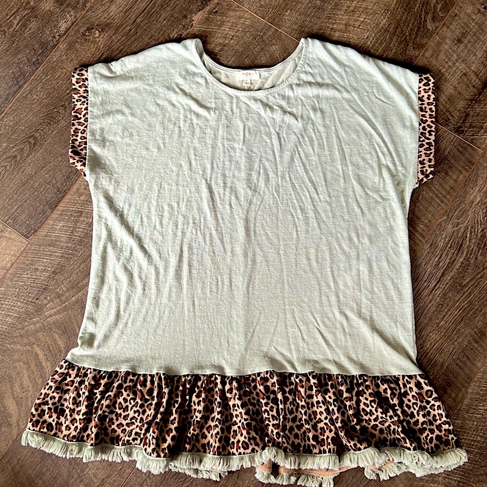 Boutique-Teal and cheetah tunic top